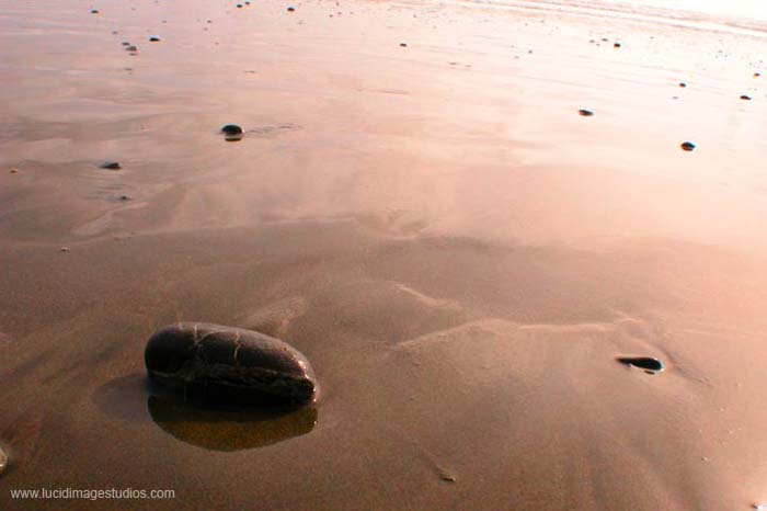 Rocks-on-Smooth-Sand